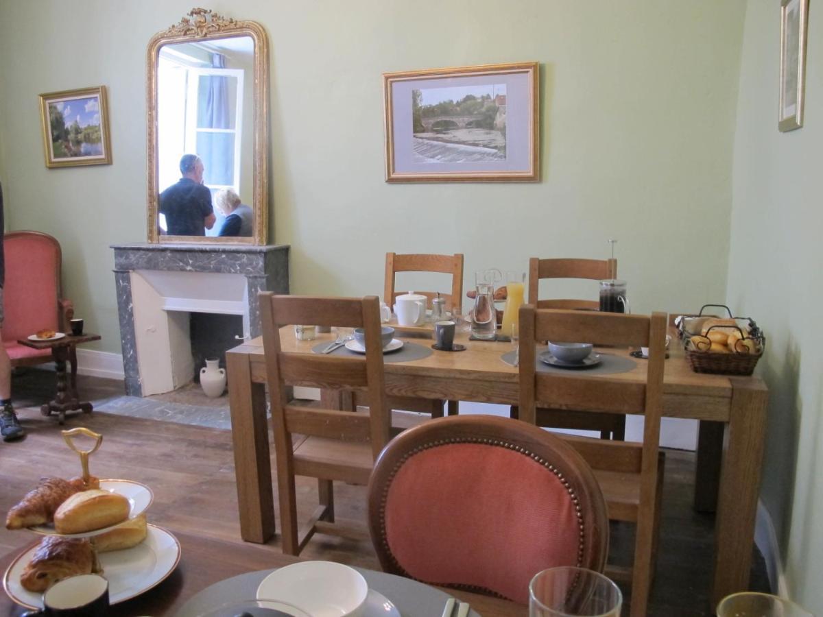Chezlola Bed & Breakfast Civray  ภายนอก รูปภาพ